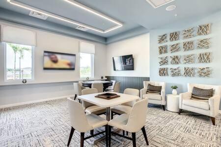 Cute Lakeview 2Br Condo With 2 Clubhouses كيسيمي المظهر الخارجي الصورة