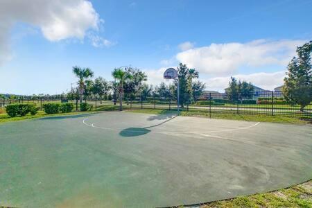 Cute Lakeview 2Br Condo With 2 Clubhouses كيسيمي المظهر الخارجي الصورة