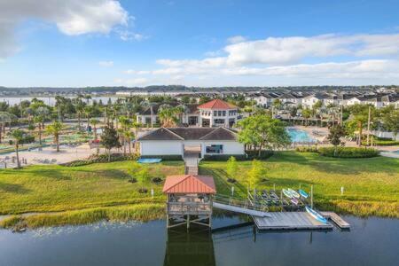 Cute Lakeview 2Br Condo With 2 Clubhouses كيسيمي المظهر الخارجي الصورة